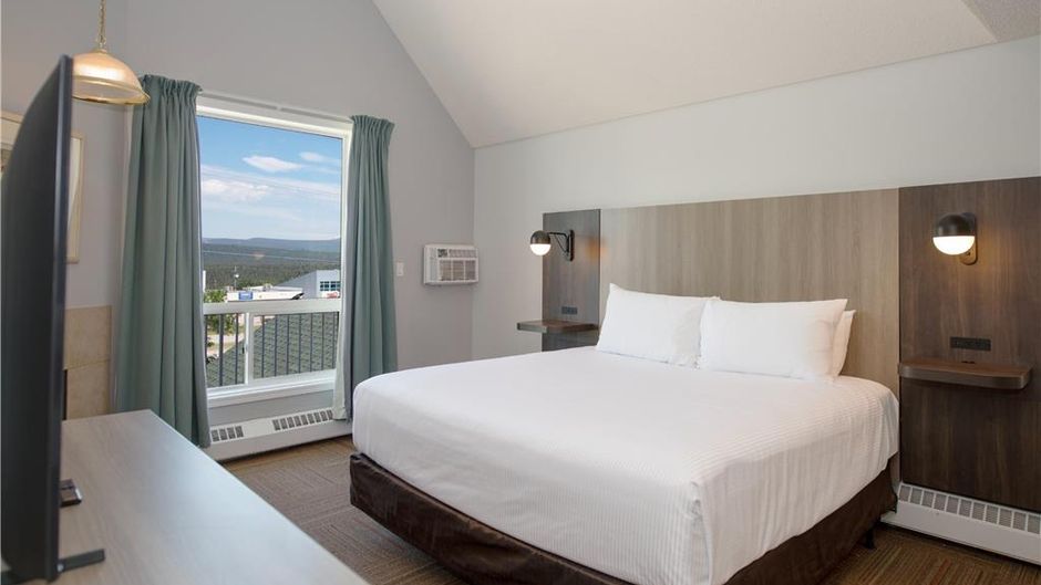 Coast Hinton Hotel Suite