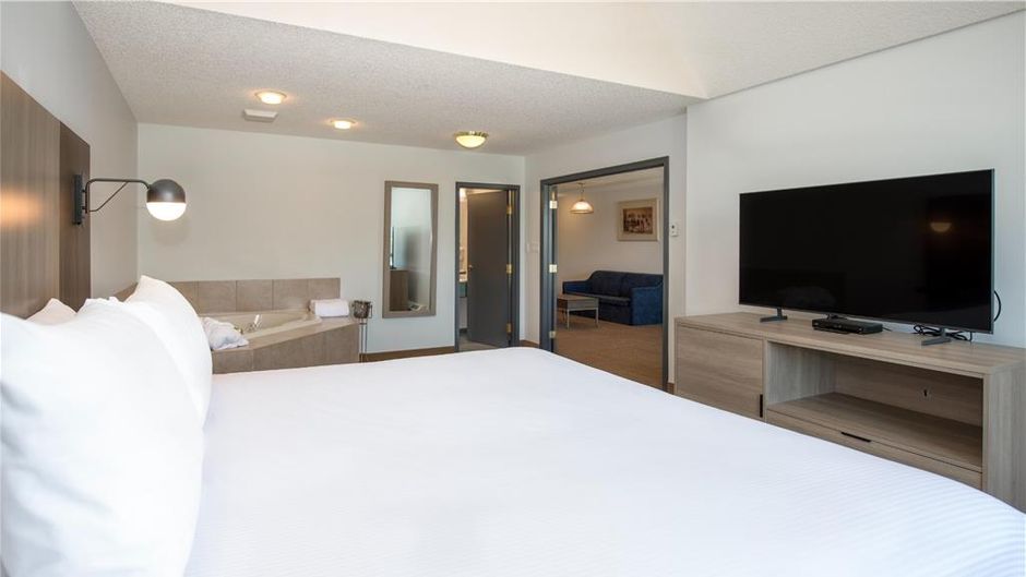 Coast Hinton Hotel Suite