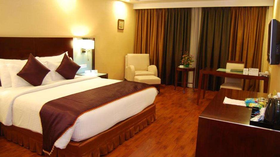 Gokulam Park Sabari - OMR Room