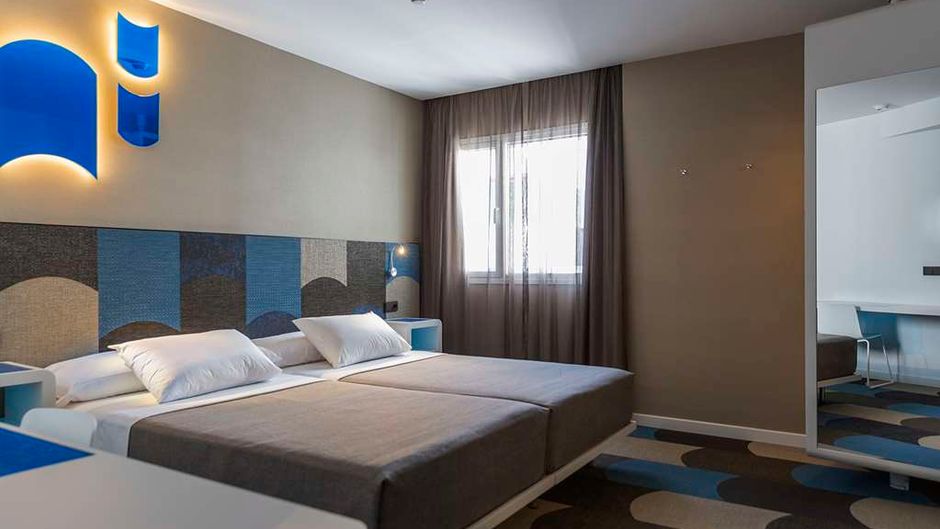 Macia Sevilla Kubb Room