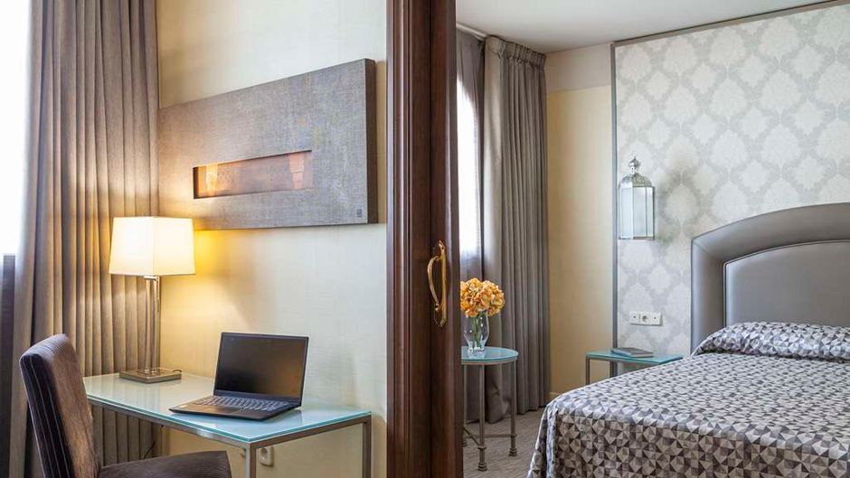 Hotel Macia Alfaros Suite