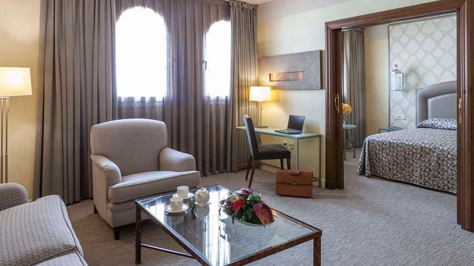 Hotel Macia Alfaros Suite