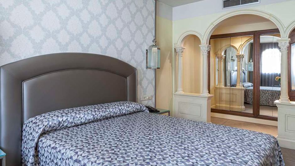 Hotel Macia Alfaros Suite
