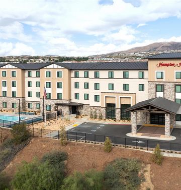 Hampton Inn & Suites Porter Ranch LA