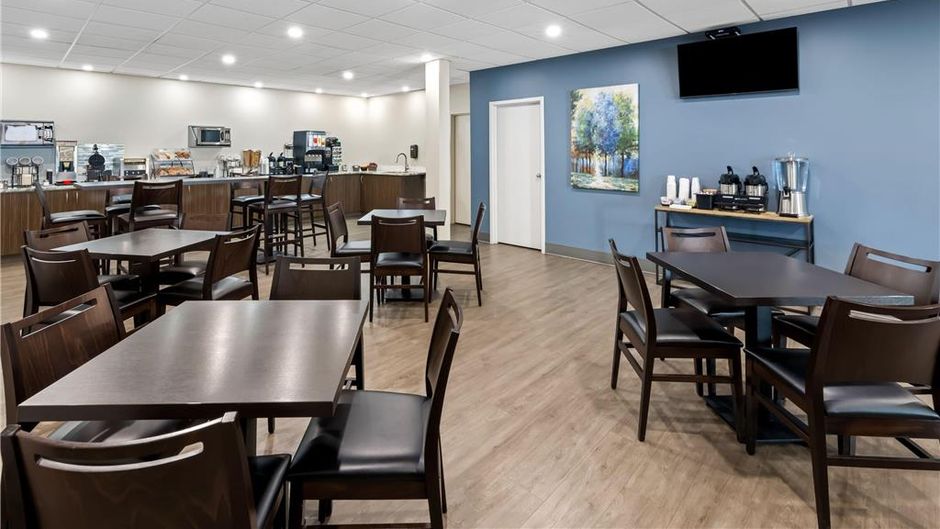 Howard Johnson by Wyndham Thunder Bay Restaurant