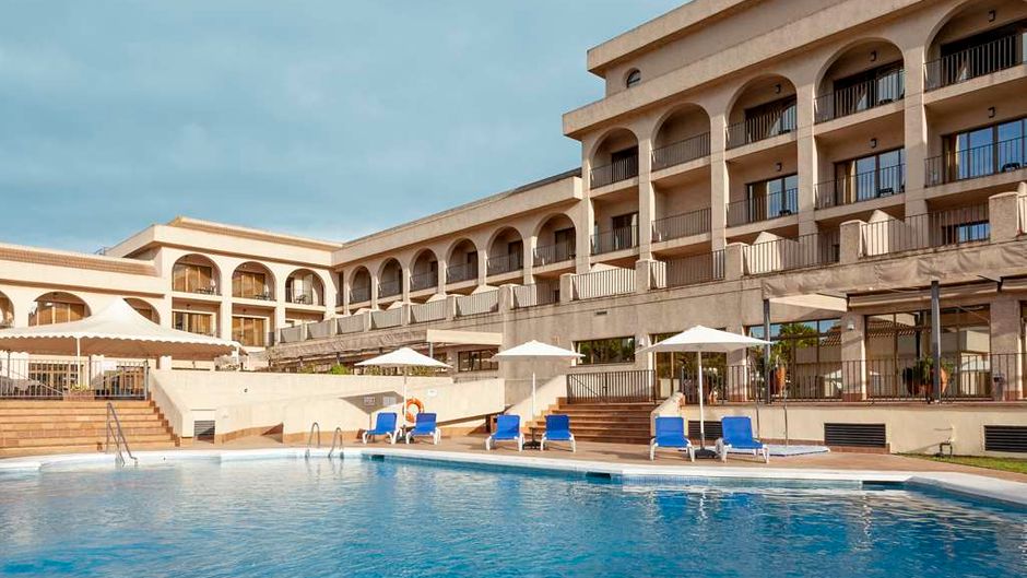 Hotel Macia Donana Pool