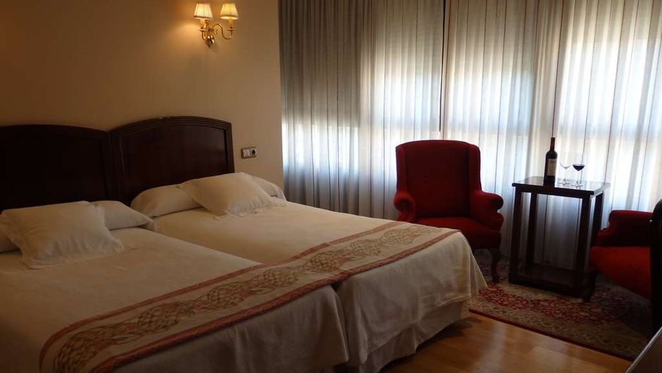 Hotel Aranda Room