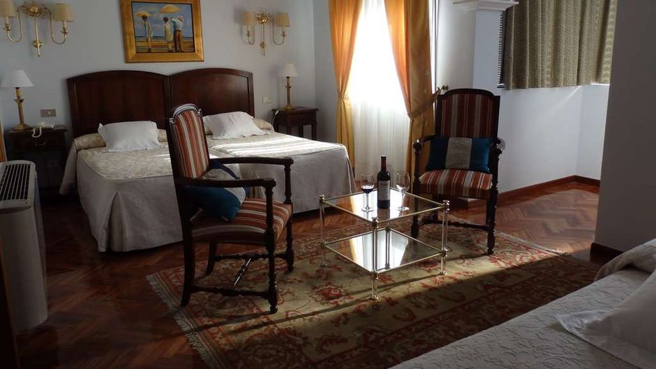 Hotel Aranda Room