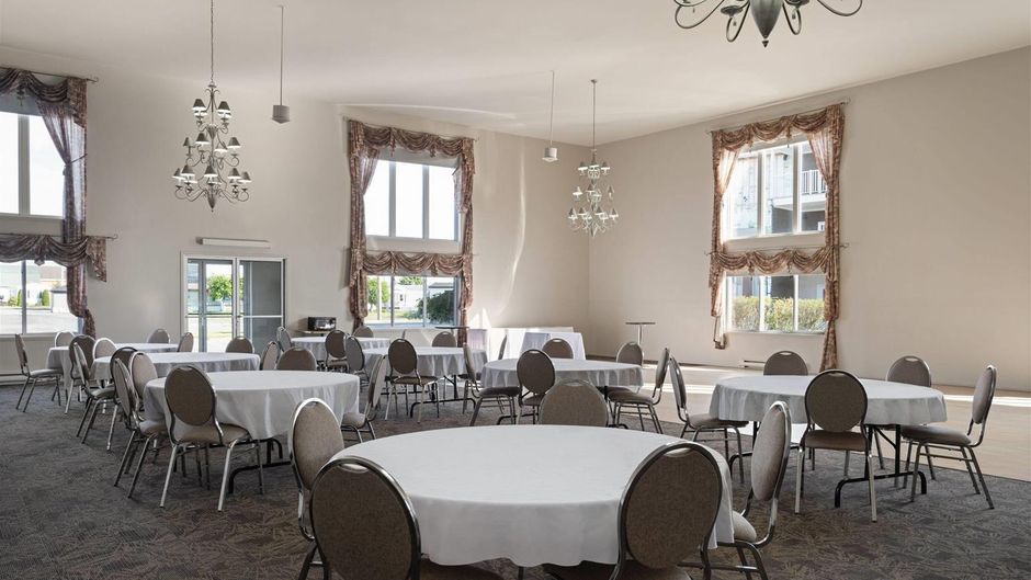 Travelodge by Wyndham Drummondville Ballroom
