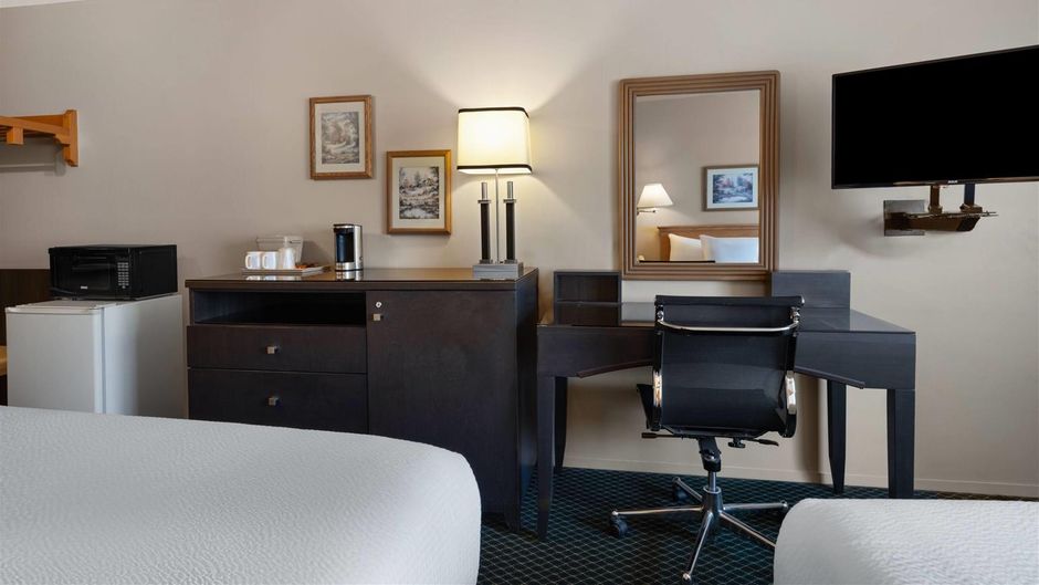 Travelodge by Wyndham Drummondville Room