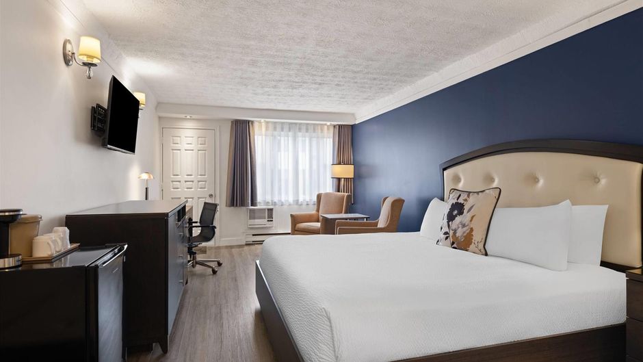 Travelodge by Wyndham Drummondville Room