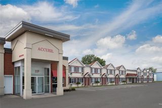 Travelodge by Wyndham Drummondville