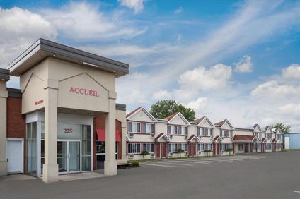 Travelodge by Wyndham Drummondville
