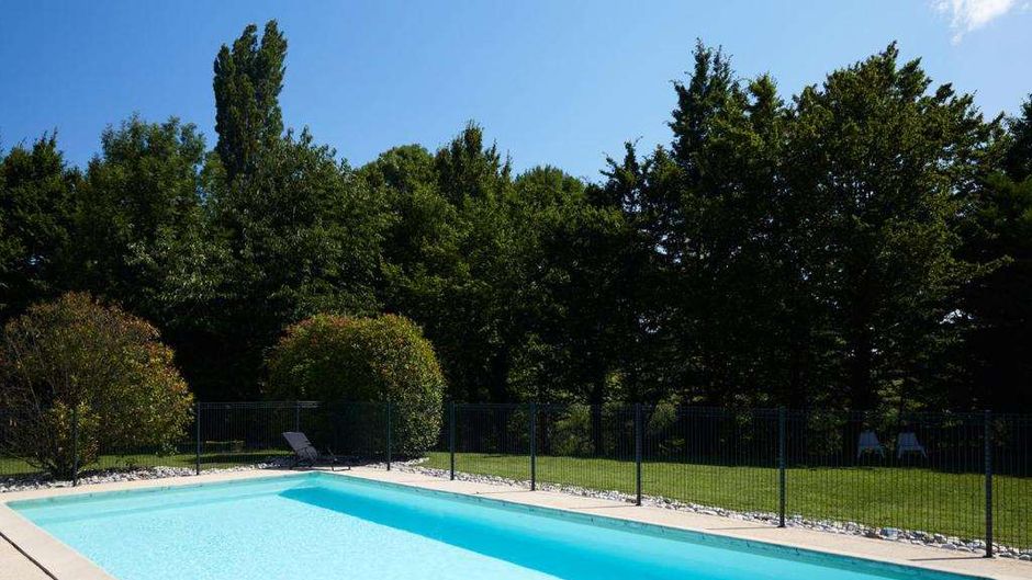 Hotel des Trois Massifs Pool