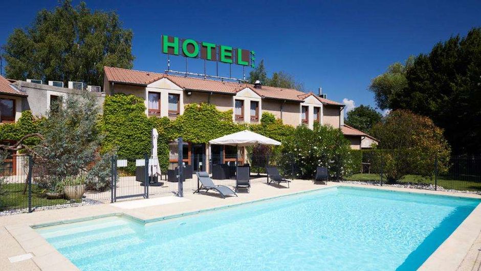 Hotel des Trois Massifs Pool
