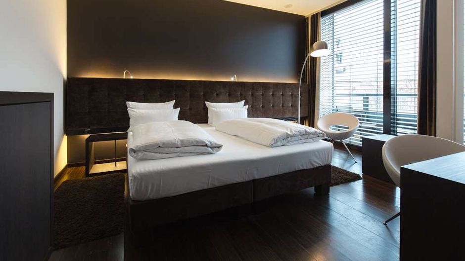 SAKS Urban Design Hotel Room