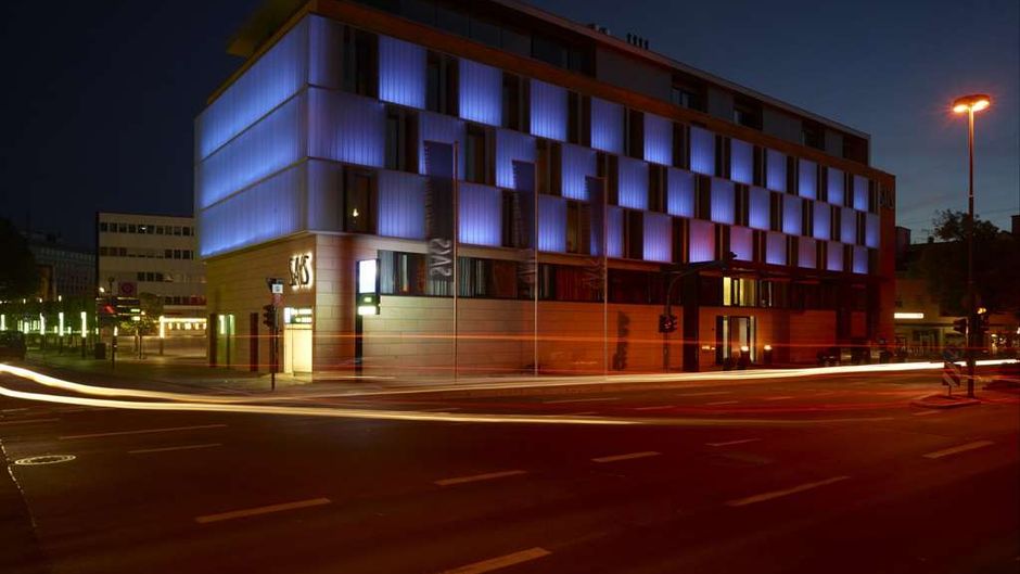 SAKS Urban Design Hotel Exterior