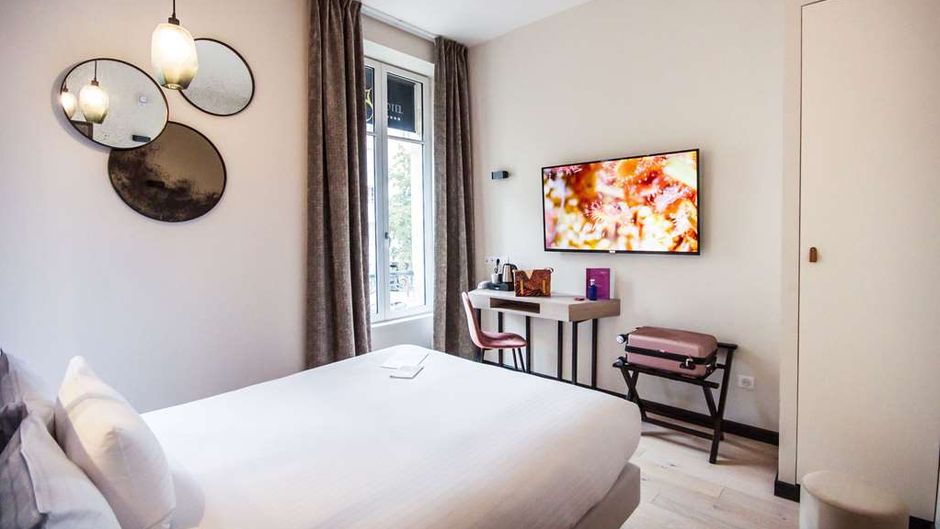 Villa C Hotel Room