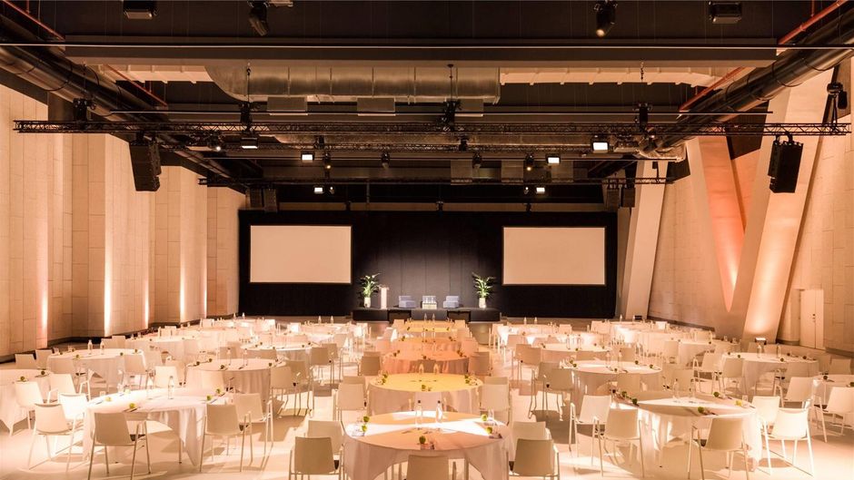 H4 Hotel Wyndham Paris Pleyel Resort Ballroom