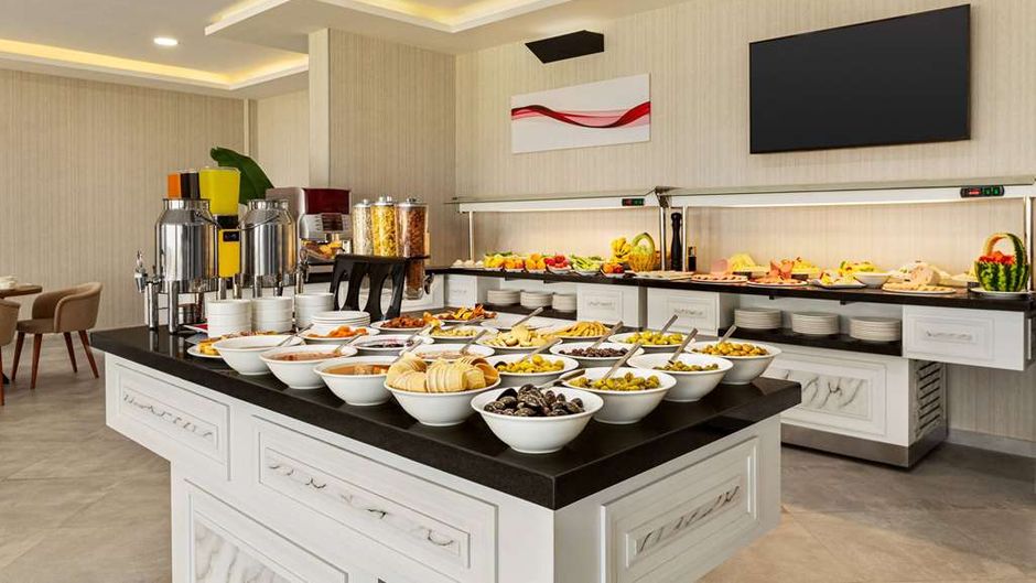Ramada by Wyndham Cesme Restaurant