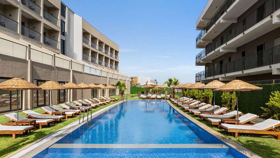 Ramada by Wyndham Cesme Pool