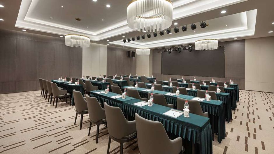 Ramada by Wyndham Bayannur Meeting
