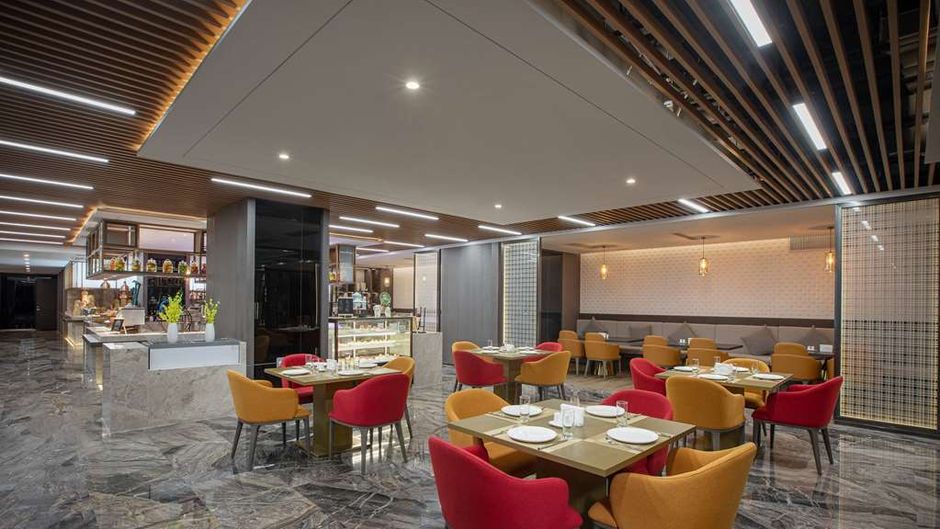 Ramada by Wyndham Bayannur Restaurant