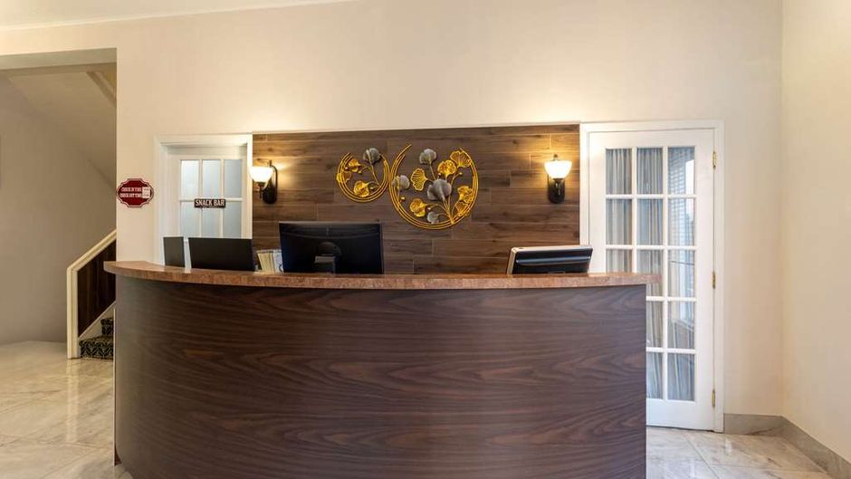 Travelodge by Wyndham Amherst Lobby