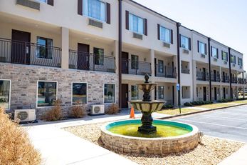 Days Inn by Wyndham College Park
