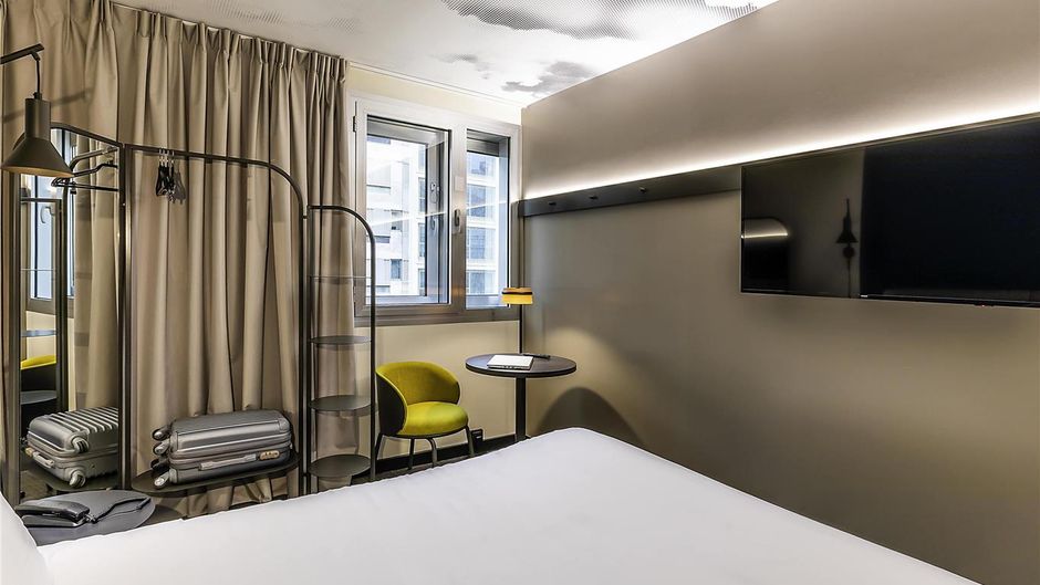 Ibis St Paul Trois Chateaux Room