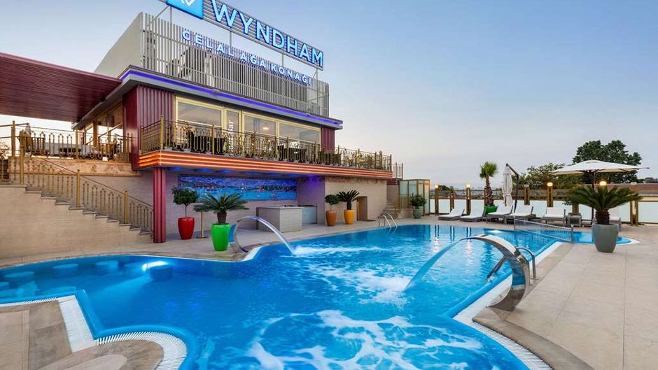 Wyndham Istanbul Old City Pool