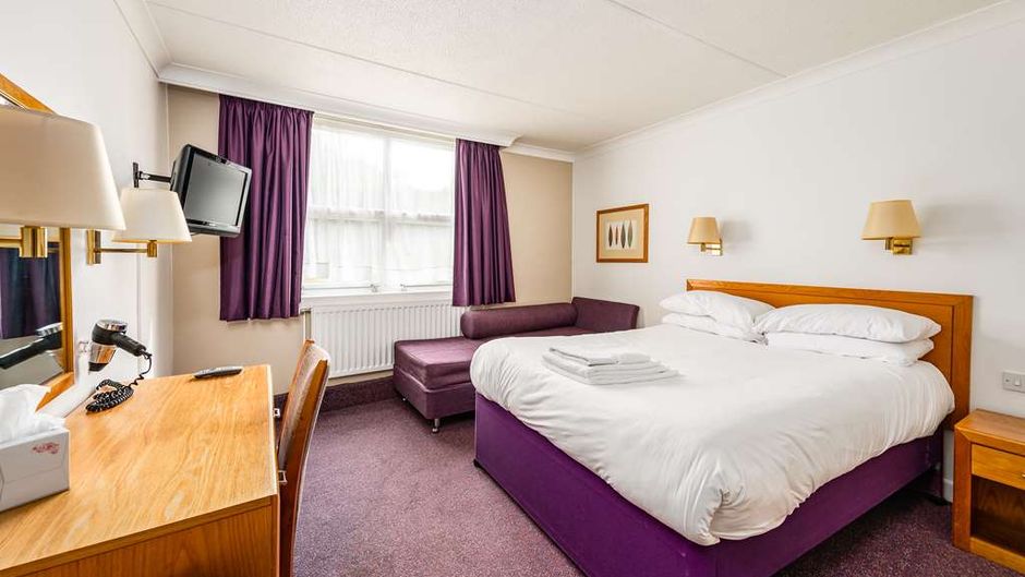 The Milestone Hotel, Sure Coll by BW Room