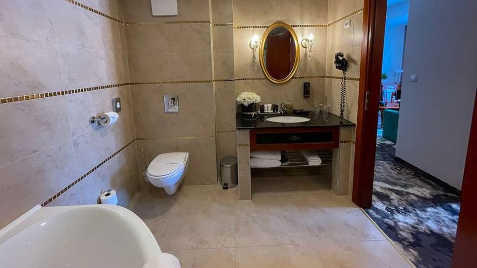 Divinus Hotel Debrecen Suite