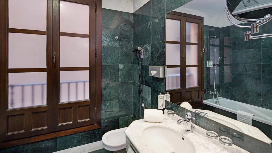 Sercotel Palacio de los Gamboa Room