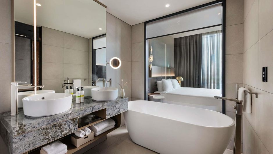 Pullman Auckland Airport Suite