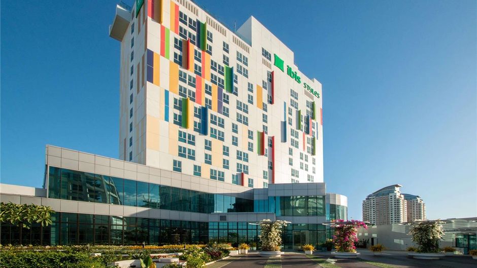 Ibis Styles Manila Araneta City Exterior