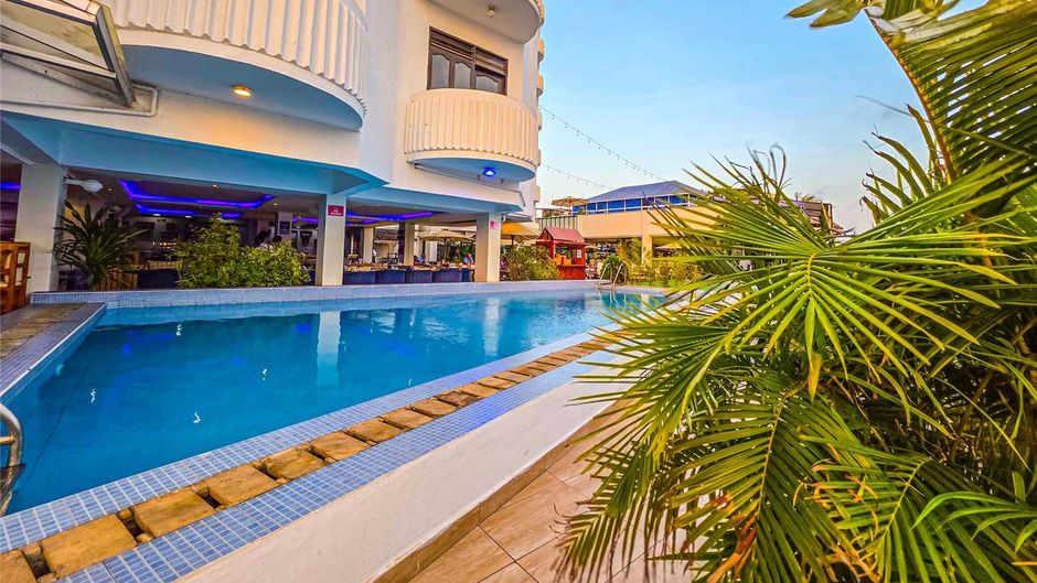 Hotel Sapphire Pool