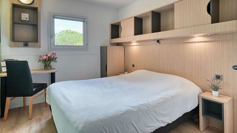 Hotel Balladins Martigues Istre Room