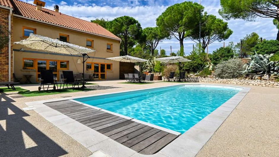 Hotel Balladins Martigues Istre Pool
