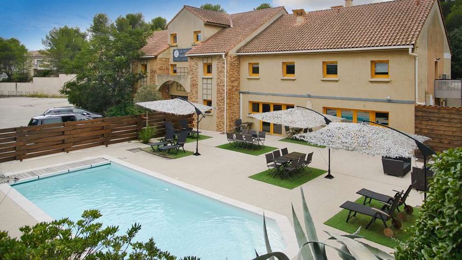 Hotel Balladins Martigues Istre Pool