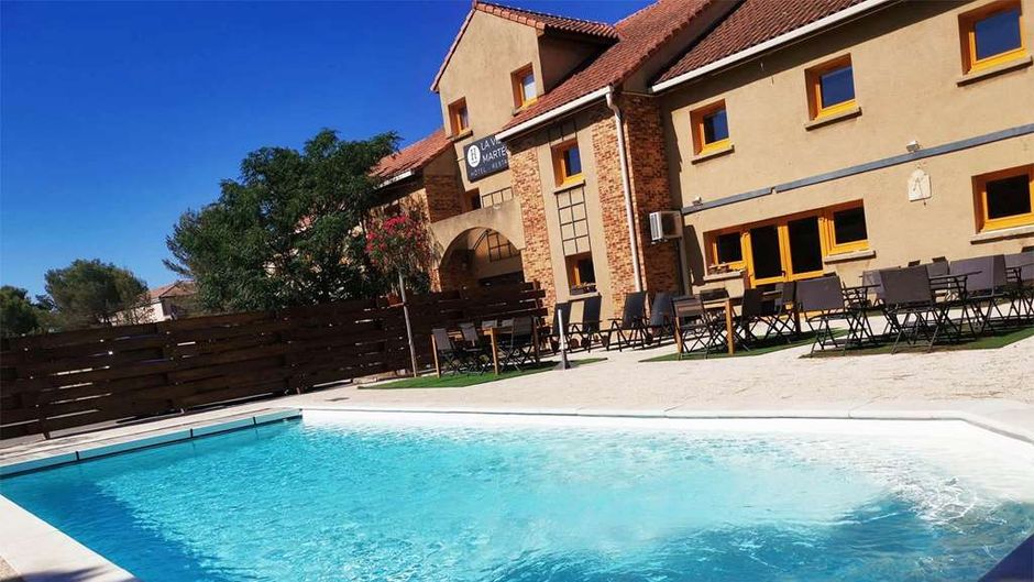 Hotel Balladins Martigues Istre Pool