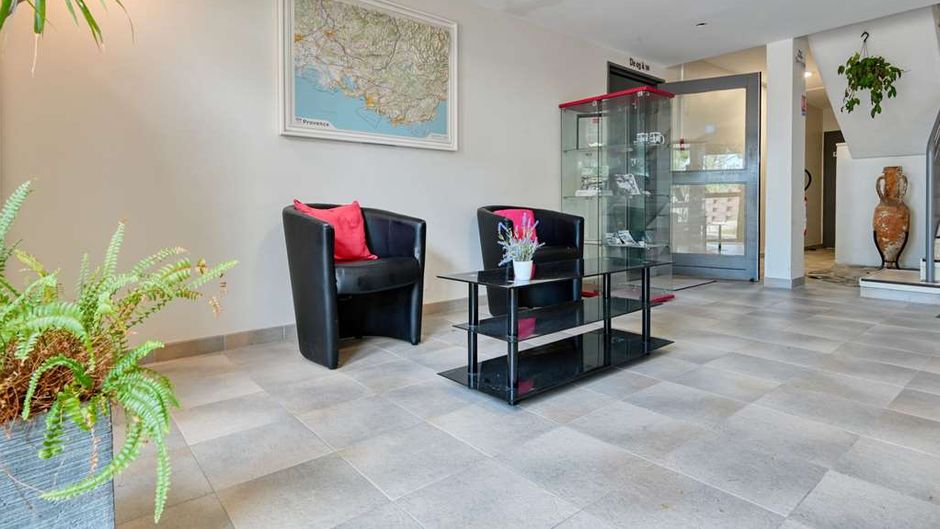 Hotel Balladins Martigues Istre Lobby