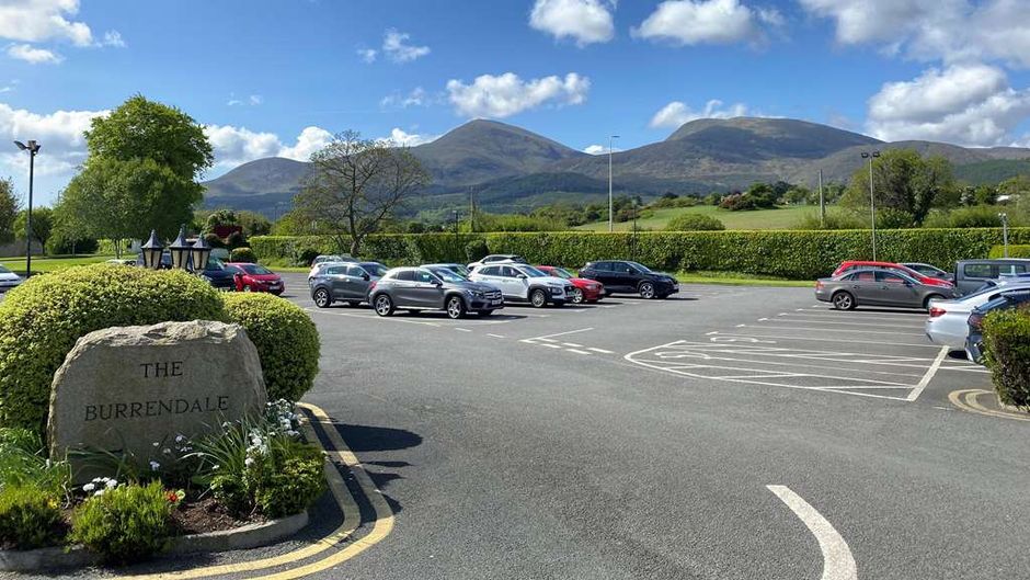 Burrendale Hotel & Country Club Exterior