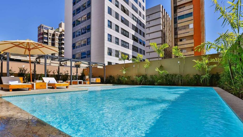 Radisson RED Campinas Pool