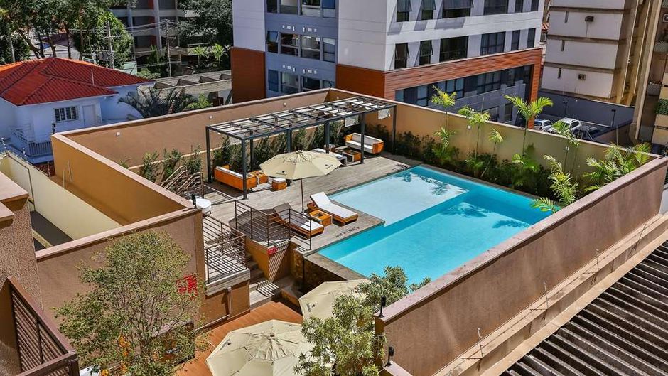 Radisson RED Campinas Pool