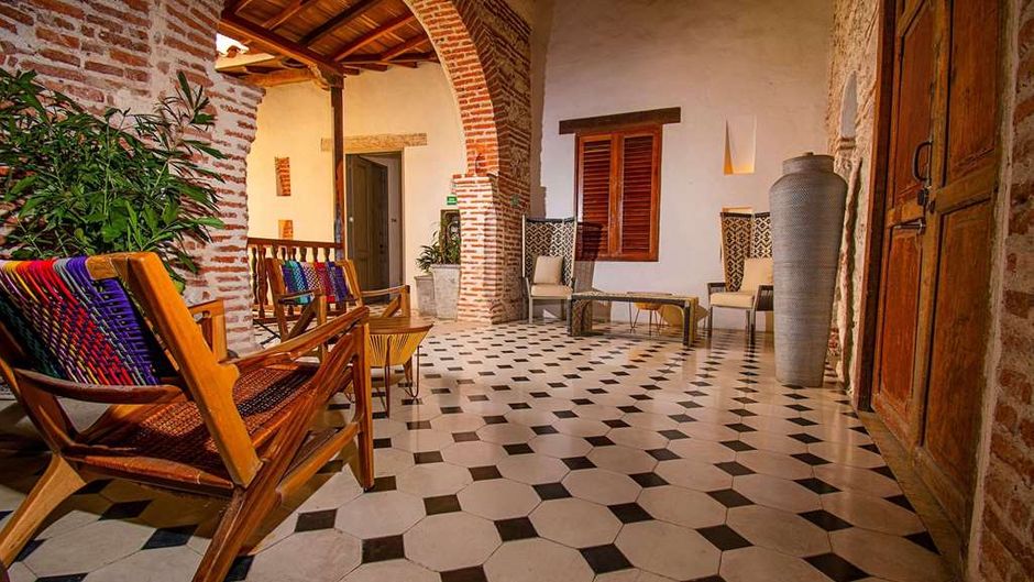 Hotel Casa de las Palmas Lobby
