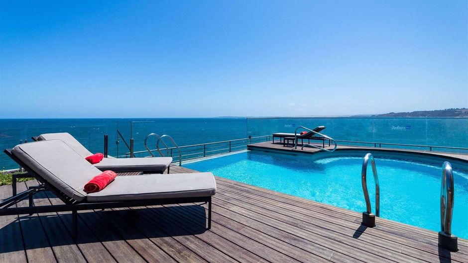 Radisson Blu Acqua Hotel & Spa Concon Pool
