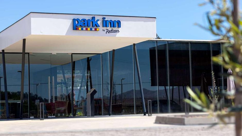 Park Inn by Radisson Los Olivos de Vllnr Exterior