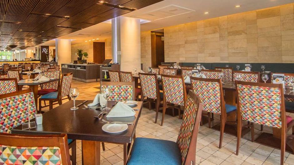 Radisson Blu Plaza El Bosque Santiago Restaurant