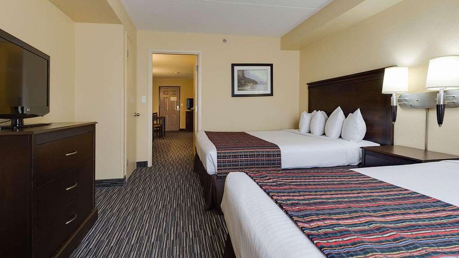 Country Inn & Suites Niagara Falls Suite
